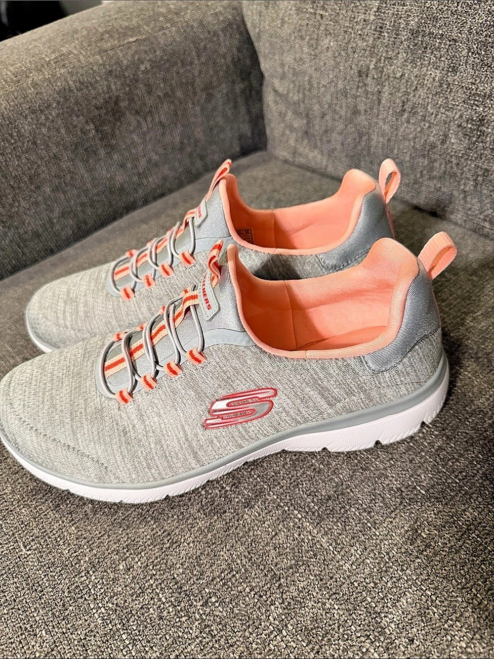 Skechers Max Cushioning Gray & Pink Athletic Sneakers Like New